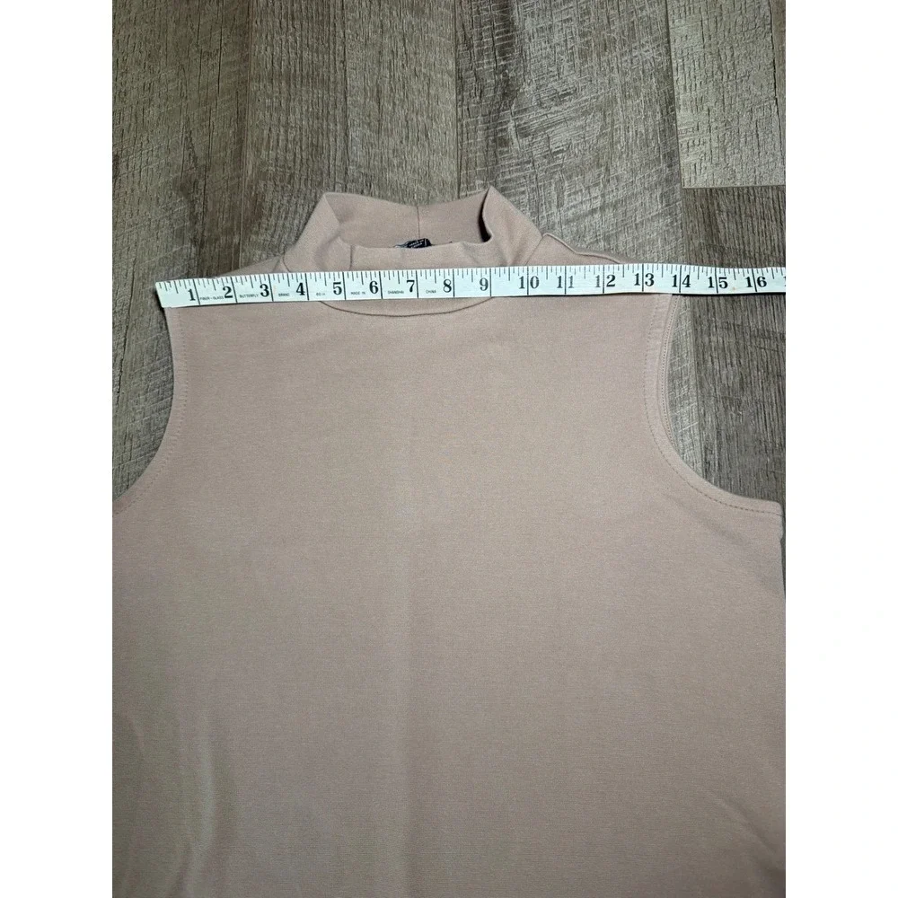 Premise Women's Tan Mock Neck Sleeveless Shell Top‎ Curved Hem Size Small